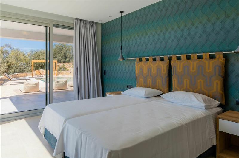 3 bedroom villa with pool & sea views, Makrades, sleeps 6