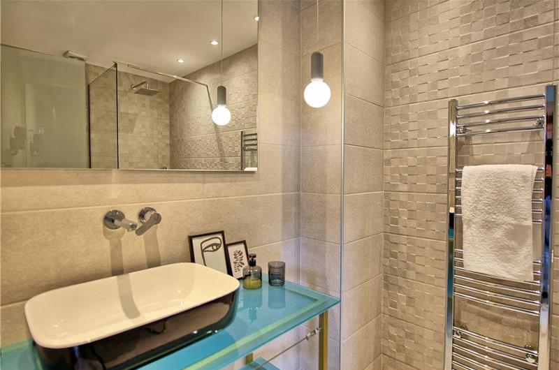 3 bedroom villa with pool & sea views, Makrades, sleeps 6