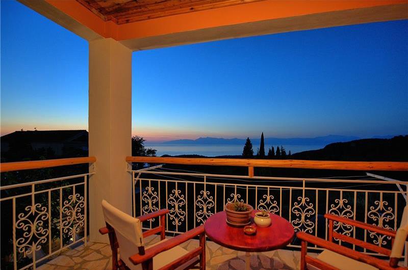 3 bedroom villa with pool & sea & mountain views, Episkepsi, sleeps 7
