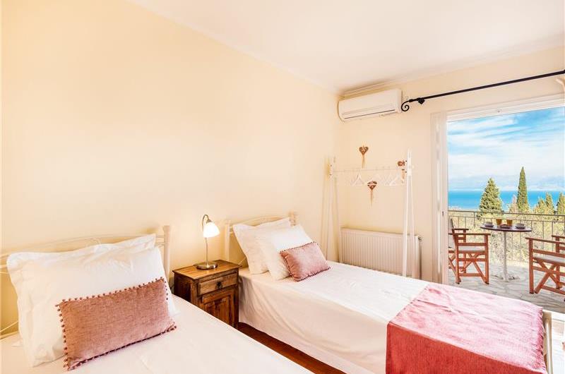 3 bedroom villa with pool & sea & mountain views, Episkepsi, sleeps 7