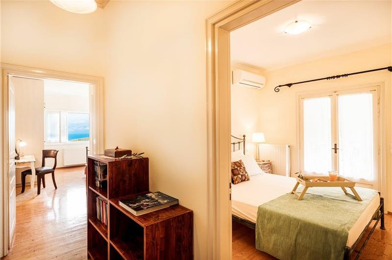 3 bedroom villa with pool & sea & mountain views, Episkepsi, sleeps 7