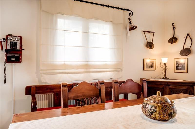 3 bedroom villa with pool & sea & mountain views, Episkepsi, sleeps 7