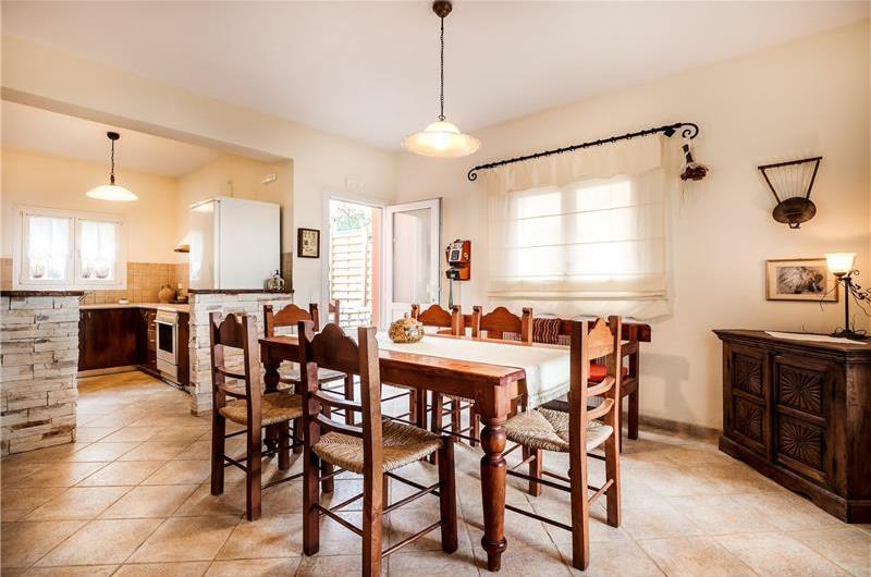 3 bedroom villa with pool & sea & mountain views, Episkepsi, sleeps 7