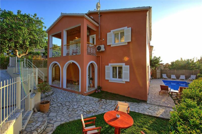 3 bedroom villa with pool & sea & mountain views, Episkepsi, sleeps 7