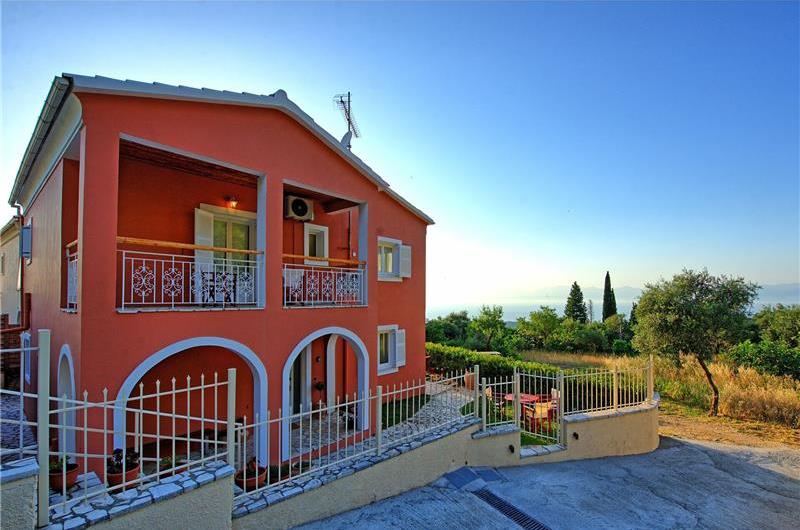 3 bedroom villa with pool & sea & mountain views, Episkepsi, sleeps 7