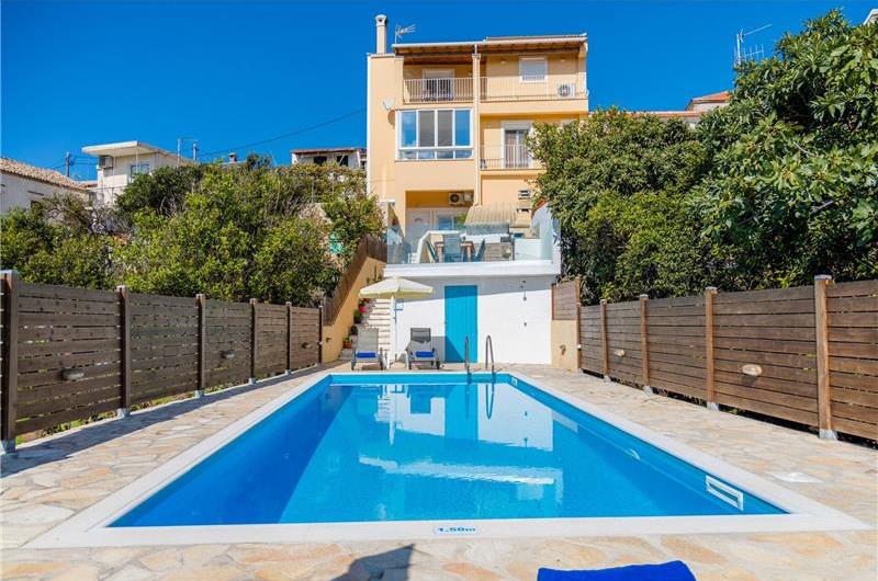 5 bedroom villa with pool, near Acharavi, sleeps 9