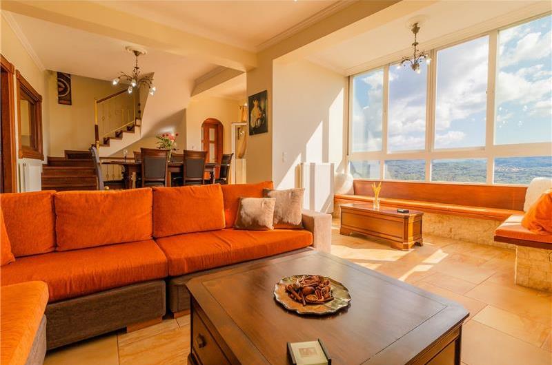 5 bedroom villa with pool, near Acharavi, sleeps 9