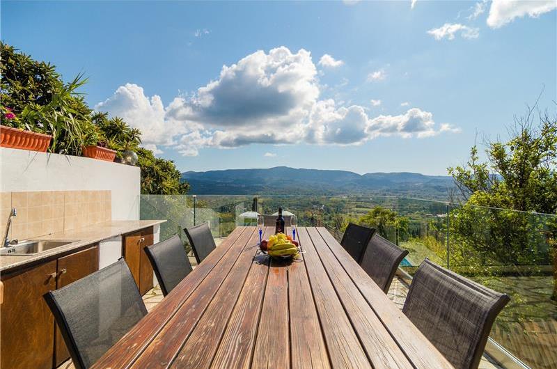 5 bedroom villa with pool, near Acharavi, sleeps 9