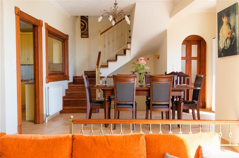 5 bedroom villa with pool, near Acharavi, sleeps 9