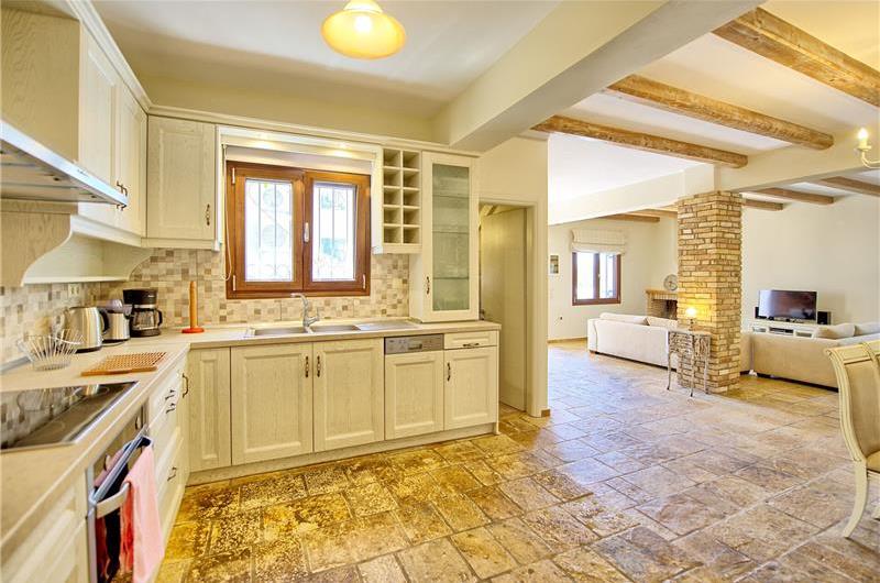 3 bedroom villa with pool, near Acharavi, sleeps 8