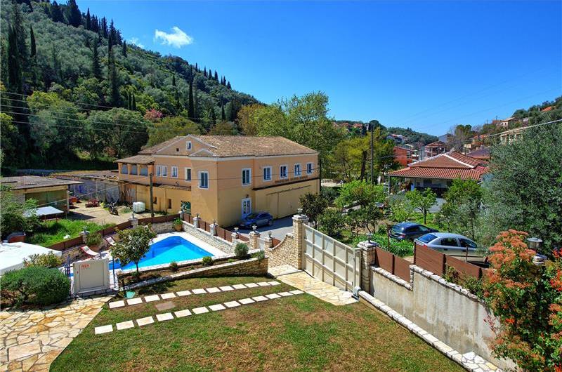 3 bedroom villa with pool, near Acharavi, sleeps 8