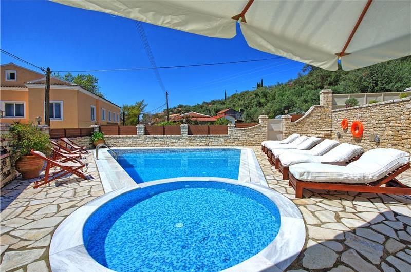 3 bedroom villa with pool, near Acharavi, sleeps 8