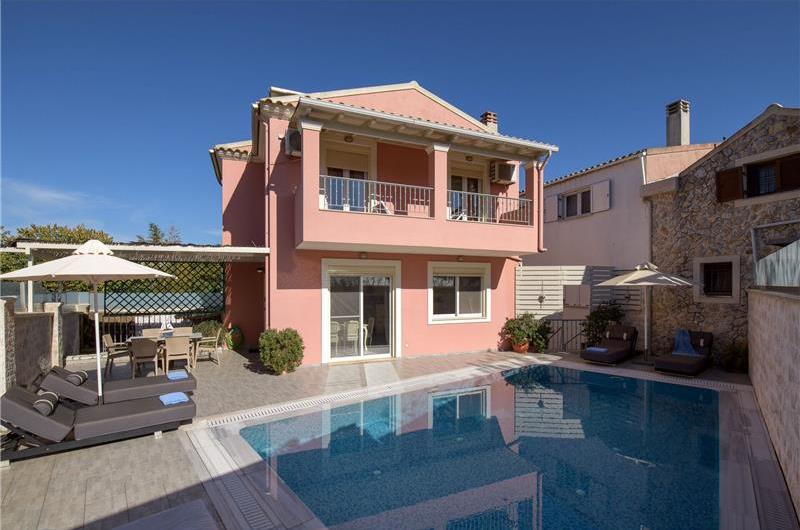 7 bedroom seaside villa with pool, Kassiopi, sleeps 13