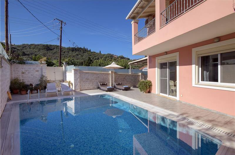 7 bedroom seaside villa with pool, Kassiopi, sleeps 13
