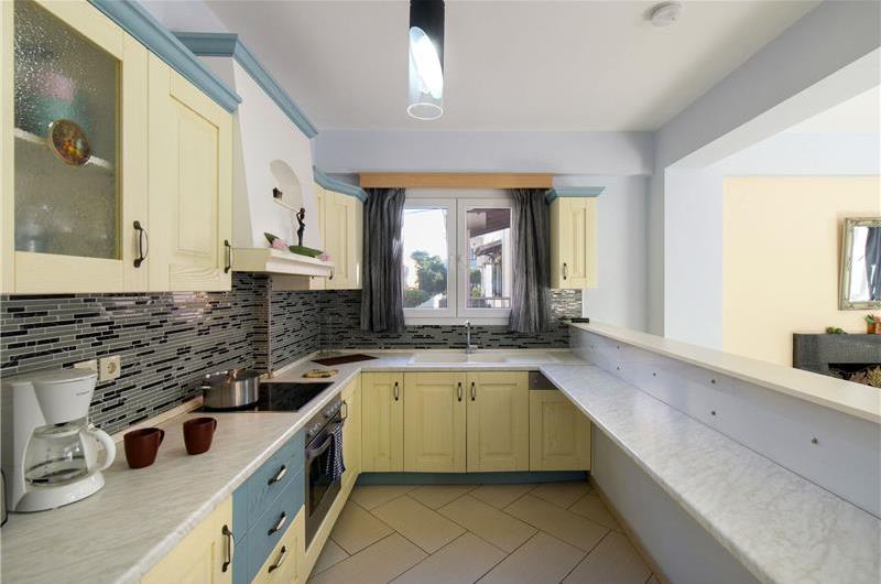 7 bedroom seaside villa with pool, Kassiopi, sleeps 13