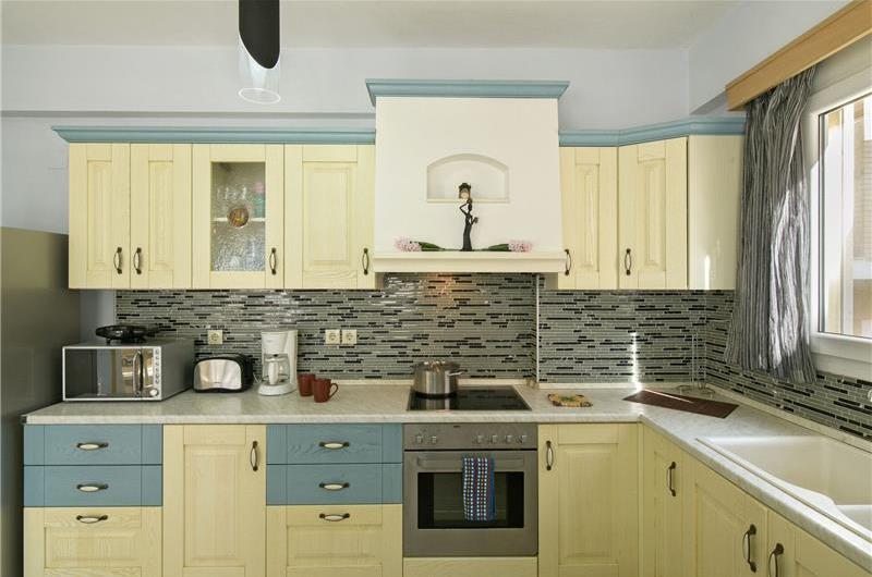 7 bedroom seaside villa with pool, Kassiopi, sleeps 13