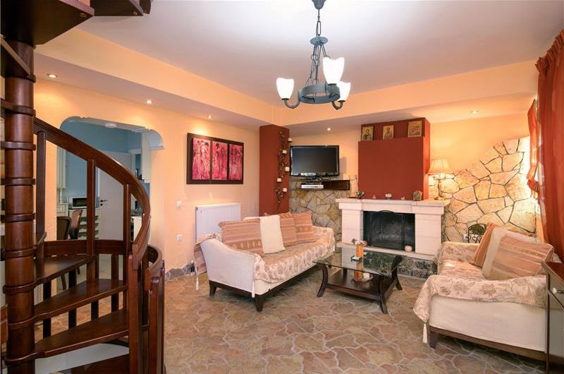 7 bedroom seaside villa with pool, Kassiopi, sleeps 13