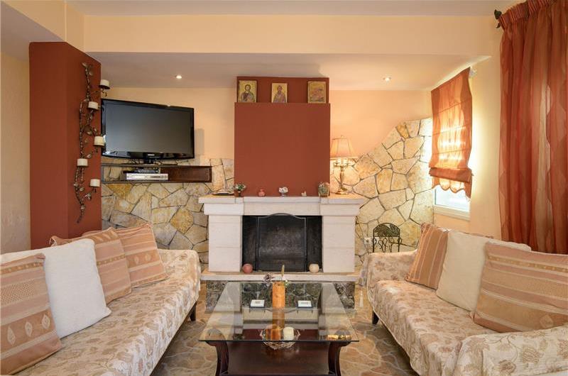 7 bedroom seaside villa with pool, Kassiopi, sleeps 13