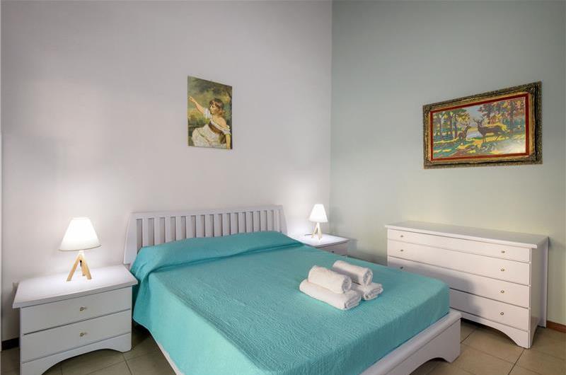 7 bedroom seaside villa with pool, Kassiopi, sleeps 13