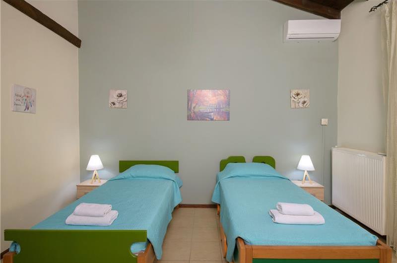 7 bedroom seaside villa with pool, Kassiopi, sleeps 13