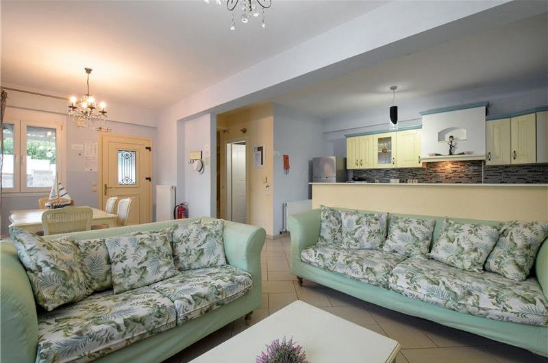 7 bedroom seaside villa with pool, Kassiopi, sleeps 13