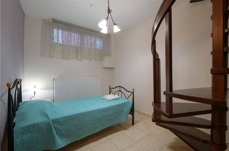 7 bedroom seaside villa with pool, Kassiopi, sleeps 13