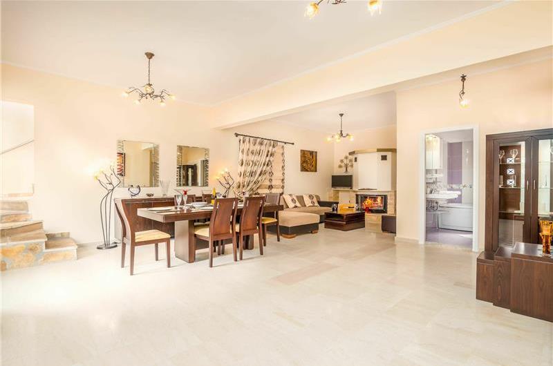 5 bedroom villa with pool & seaview, Perithia, sleeps 10