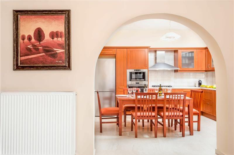 5 bedroom villa with pool & seaview, Perithia, sleeps 10