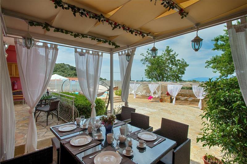 5 bedroom villa with pool & seaview, Perithia, sleeps 10