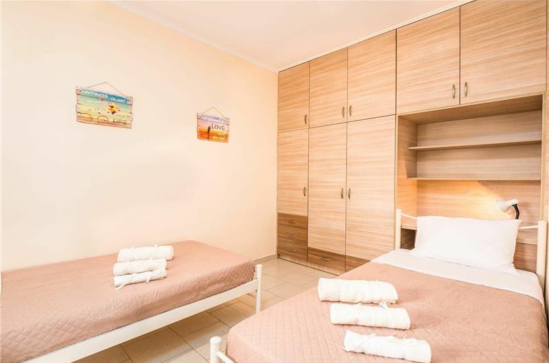 5 bedroom villa with pool & seaview, Perithia, sleeps 10