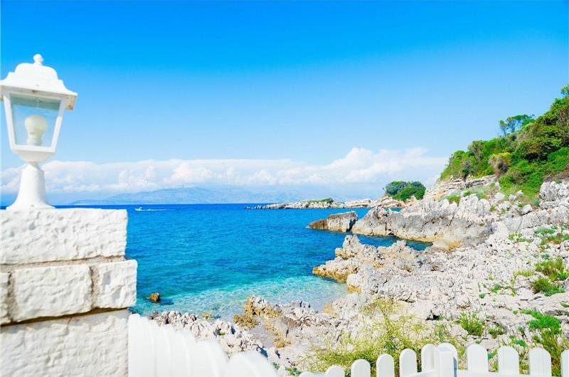 5 bedroom villa with pool & seaview, Perithia, sleeps 10