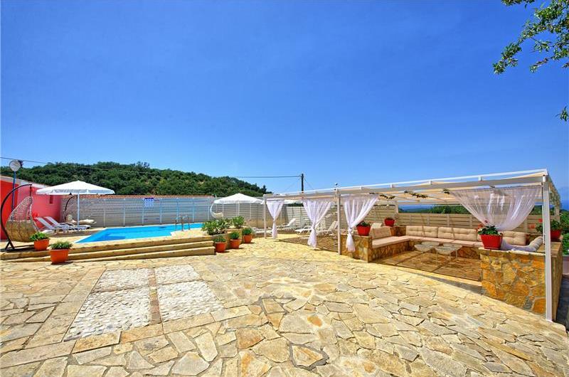 5 bedroom villa with pool & seaview, Perithia, sleeps 10