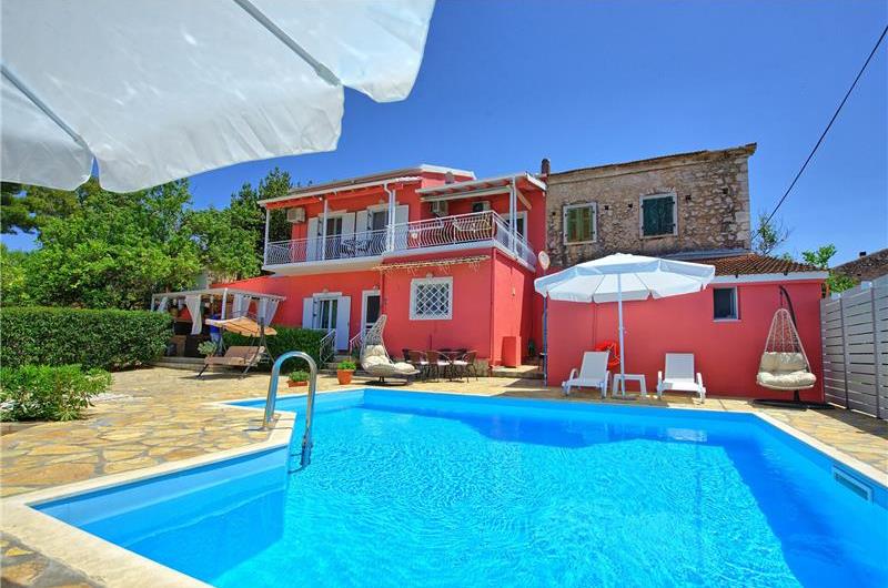 5 bedroom villa with pool & seaview, Perithia, sleeps 10