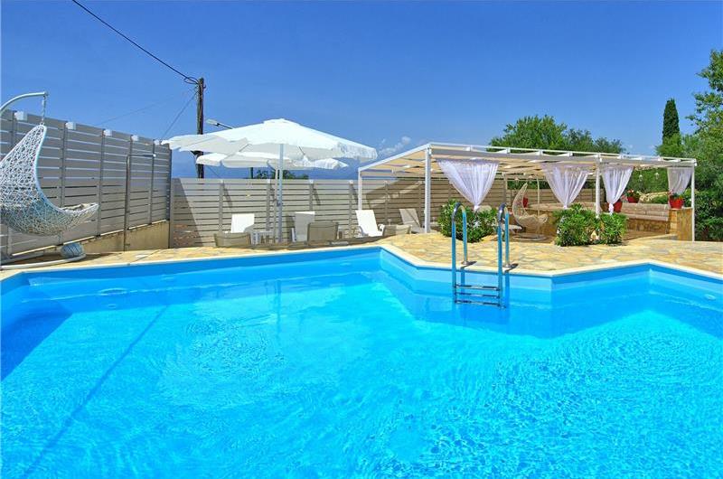 5 bedroom villa with pool & seaview, Perithia, sleeps 10