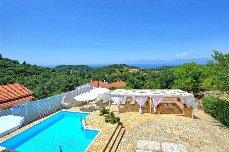5 bedroom villa with pool & seaview, Perithia, sleeps 10