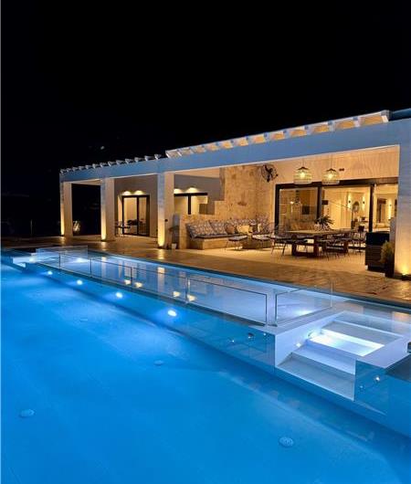 5 bedroom luxury seaside villa with indoor & outdoor pool, near Acharavi, sleeps 10