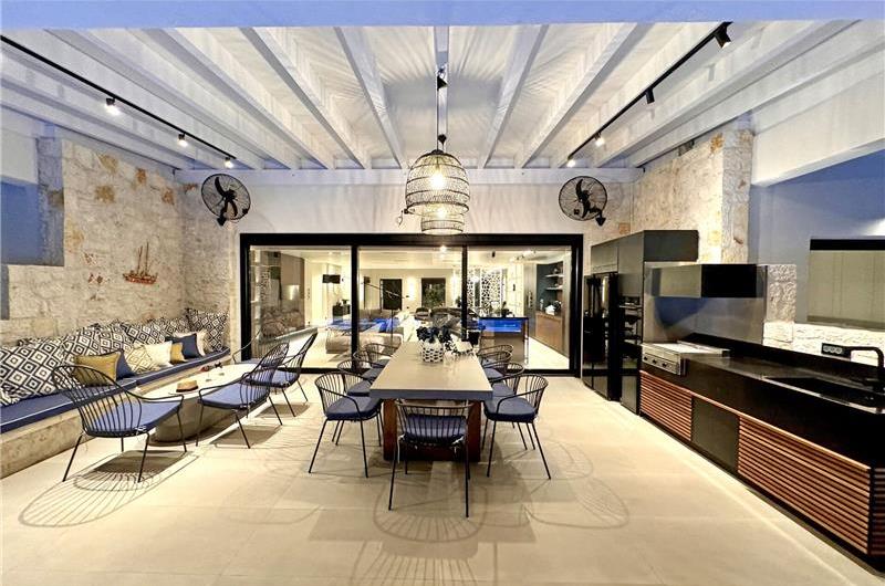 5 bedroom luxury seaside villa with indoor & outdoor pool, near Acharavi, sleeps 10