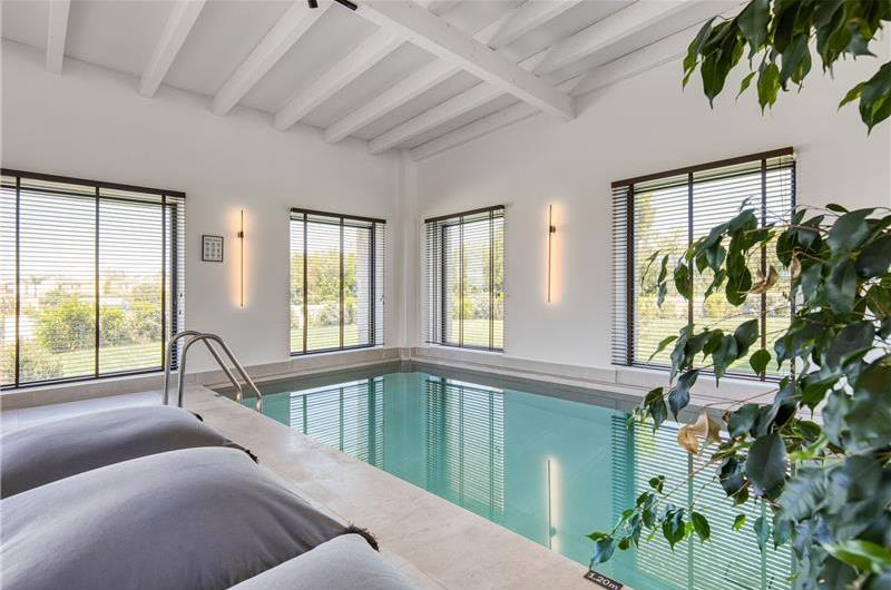 5 bedroom luxury seaside villa with indoor & outdoor pool, near Acharavi, sleeps 10