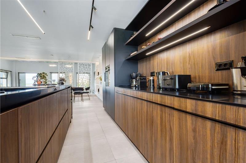 5 bedroom luxury seaside villa with indoor & outdoor pool, near Acharavi, sleeps 10