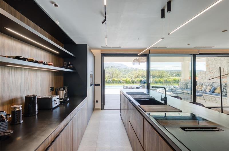 5 bedroom luxury seaside villa with indoor & outdoor pool, near Acharavi, sleeps 10