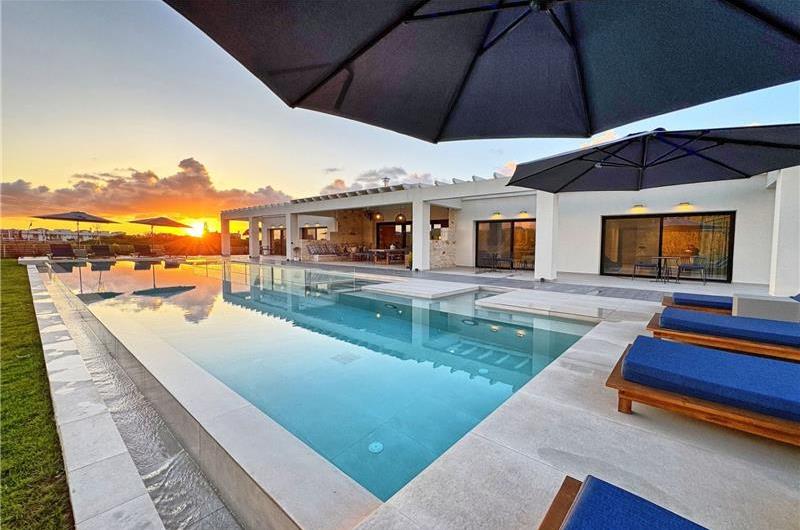 5 bedroom luxury seaside villa with indoor & outdoor pool, near Acharavi, sleeps 10