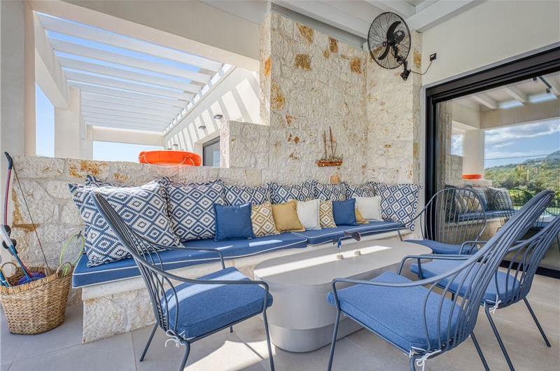 5 bedroom luxury seaside villa with indoor & outdoor pool, near Acharavi, sleeps 10