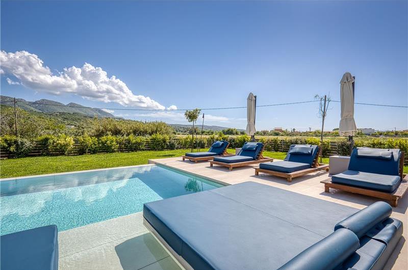 5 bedroom luxury seaside villa with indoor & outdoor pool, near Acharavi, sleeps 10