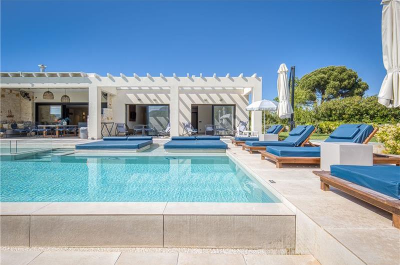 5 bedroom luxury seaside villa with indoor & outdoor pool, near Acharavi, sleeps 10