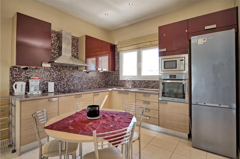 3 bedroom seaside villa with pool, Acharavi, sleeps 5