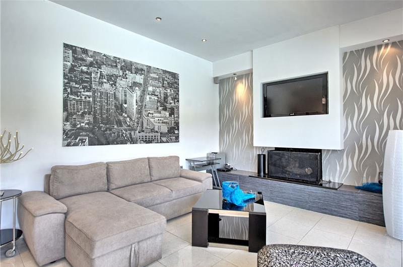 3 bedroom seaside villa with pool, Acharavi, sleeps 5