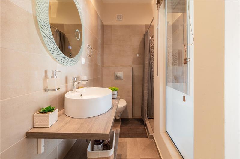 3 bedroom seaside villa with pool, Acharavi, sleeps 5