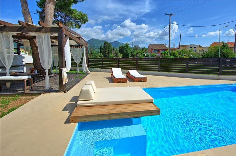 3 bedroom seaside villa with pool, Acharavi, sleeps 5