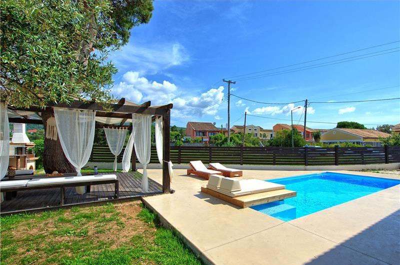 3 bedroom seaside villa with pool, Acharavi, sleeps 5