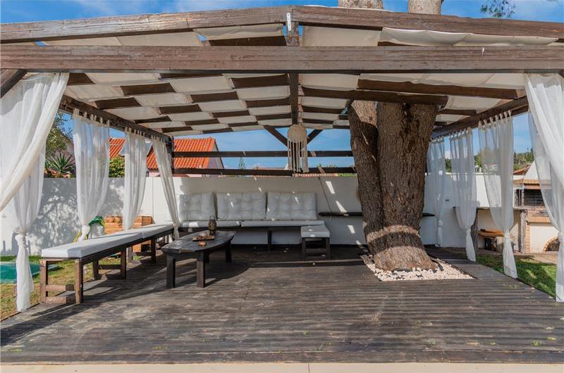 3 bedroom seaside villa with pool, Acharavi, sleeps 5